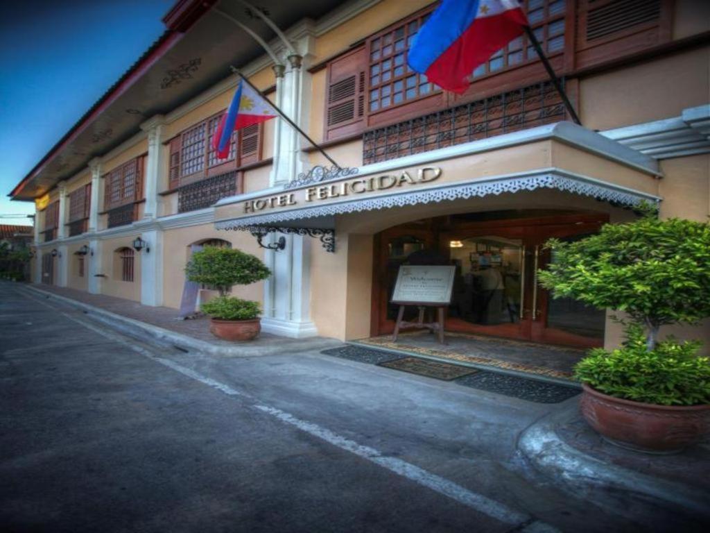 Hotel Felicidad Vigan Luaran gambar