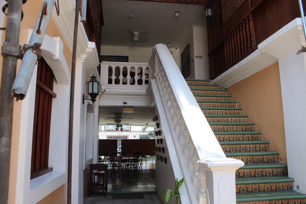 Hotel Felicidad Vigan Luaran gambar