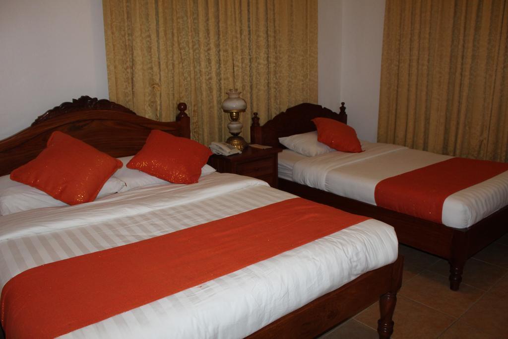 Hotel Felicidad Vigan Luaran gambar