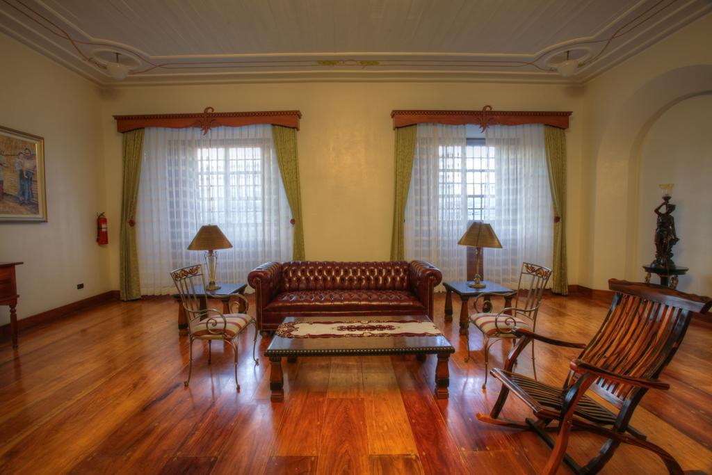 Hotel Felicidad Vigan Luaran gambar